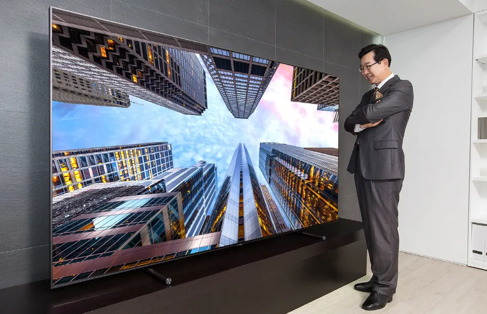 Cota pra TV gigante pro noivo assistir tênis em paz
